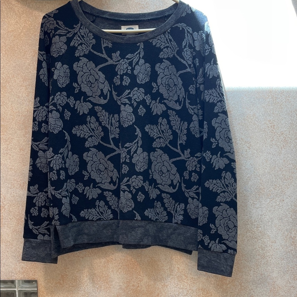 Old Navy Black and Grey Floral Women's Sweater - Picture 1 of 5